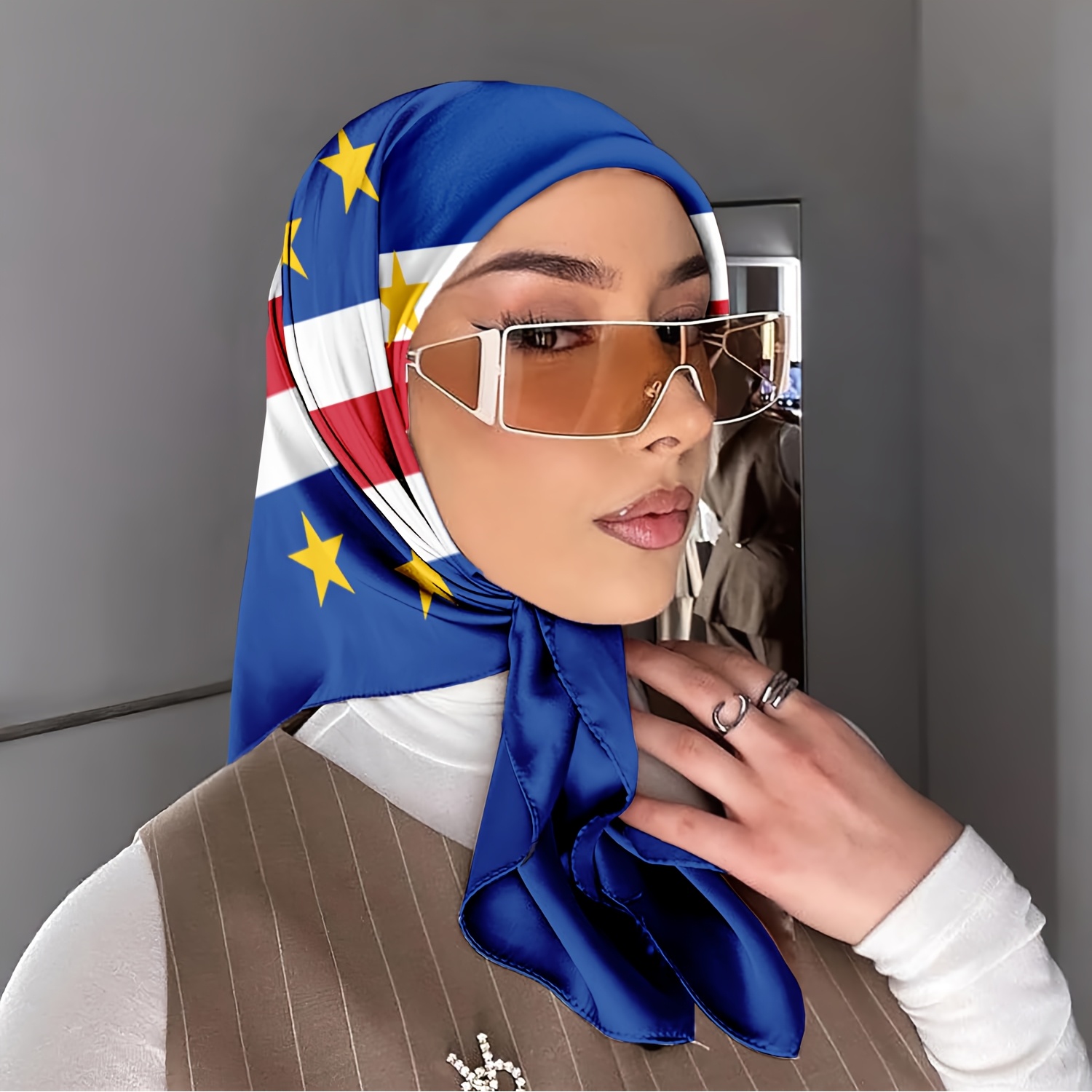 1pc headscarf, bermuda flag pattern printed square scarf, casual outdoor headscarf, lightweight breathable sunshade shawl, breathable square scarf, decorative scarf, elegant accessory, non stretch, suitable for outdoor decoration 1pc headscarf, bermuda flag pattern printed square scarf, casual outdoor headscarf, lightweight breathable sunshade shawl, breathable square scarf, decorative scarf, elegant accessory, non stretch, suitable for outdoor decoration