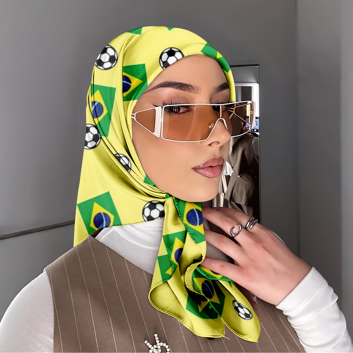 1pc square scarf, brazilian flag soccer print, soft and skin friendly, soft and durable, fashionable accessory, suitable for beach and outdoor use, unisex, lightweight fabric, washable and machine washable, can be used as a headband, chest wrap 1pc square scarf, brazilian flag soccer print, soft and skin friendly, soft and durable, fashionable accessory, suitable for beach and outdoor use, unisex, lightweight fabric, washable and machine washable, can be used as a headband, chest wrap
