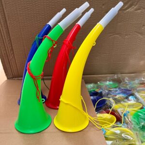 2pcs random color soccer game cheering fan whistle horn, plastic whistle horn